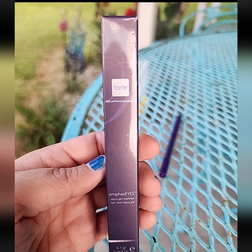 Tarte Emphaseyes Aqua Gel Eyeliner Plum - Picture 2 of 11